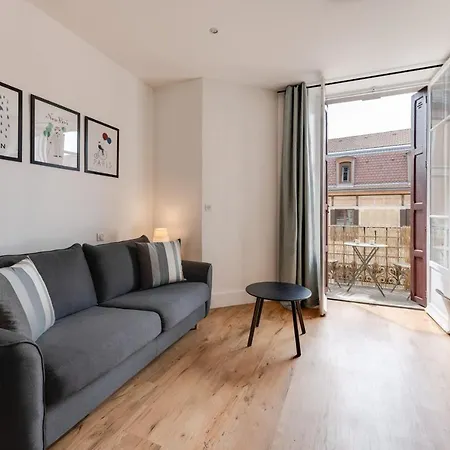 Le Mont Blanc - Charming T1 Ideal For 2 People With Balcony