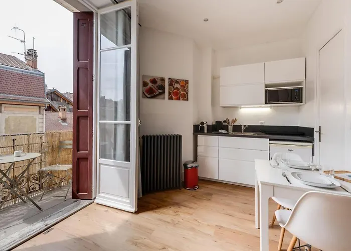 Le Mont Blanc - Charming T1 Ideal For 2 People With Balcony *